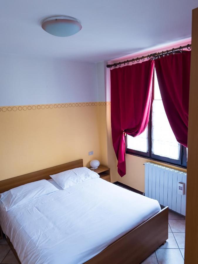 Aparthotel El Rocol Vezza dʼOglio Zewnętrze zdjęcie